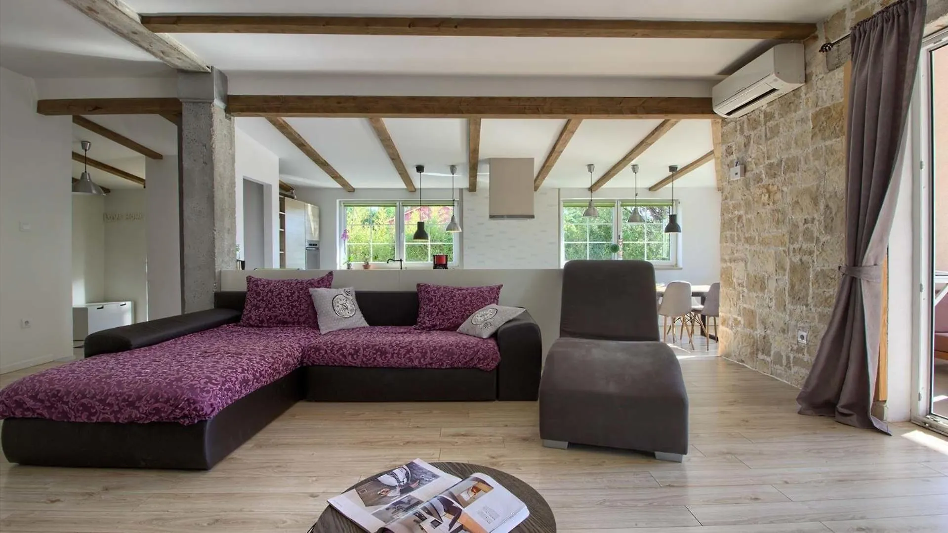 Ferienhaus Mit Privatpool Fuer 12 Personen Ca 300 Qm In Sisan, Istrien Suedkueste Von Istrien Kroatien