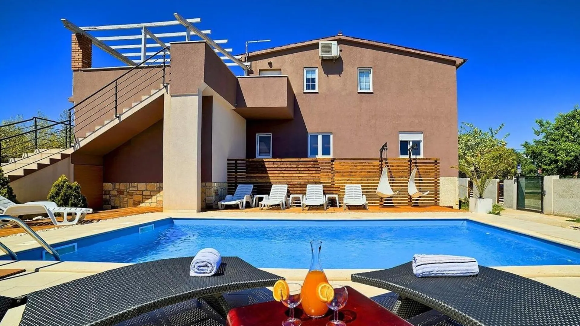 Ferienhaus Mit Privatpool Fuer 12 Personen Ca 300 Qm In Sisan, Istrien Suedkueste Von Istrien